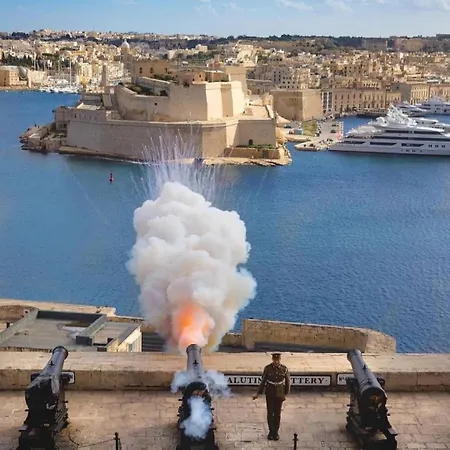 Sea View New Penthouse Terrace & Garage Parking