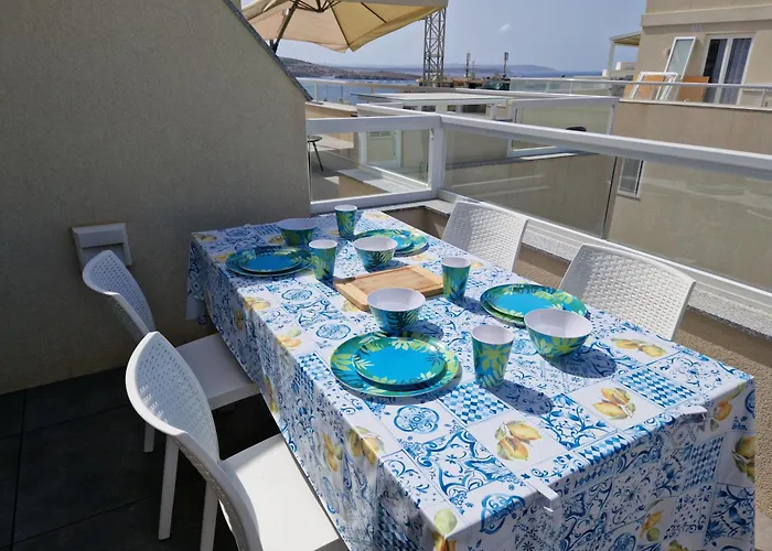 Sea View New Penthouse Terrace & Garage Parking Lägenhet