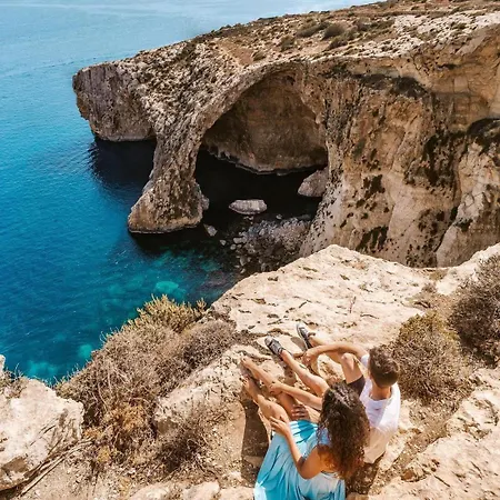 Sea View New Penthouse Terrace & Garage Parking דירה