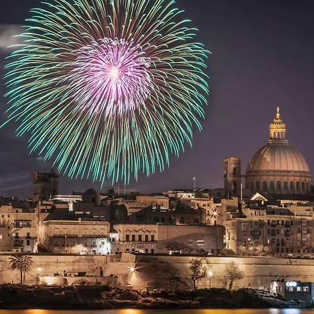 Sea View New Penthouse Terrace & Garage Parking * סיינט פול ביי