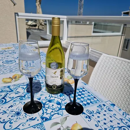 Sea View New Penthouse Terrace & Garage Parking סיינט פול ביי