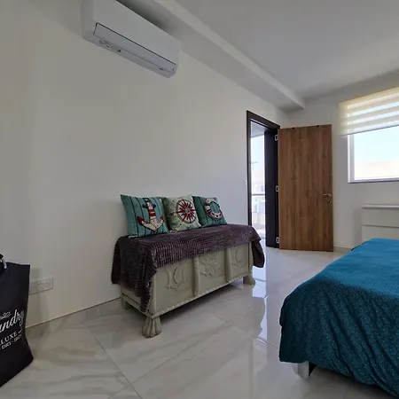 Sea View New Penthouse Terrace & Garage Parking Apartament