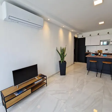 Sea View New Penthouse Terrace & Garage Parking Apartament
