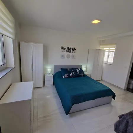 Sea View New Penthouse Terrace & Garage Parking Apartament