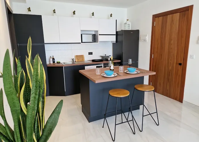 Sea View New Penthouse Terrace & Garage Parking *