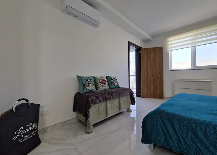 Sea View New Penthouse Terrace & Garage Parking Apartamento