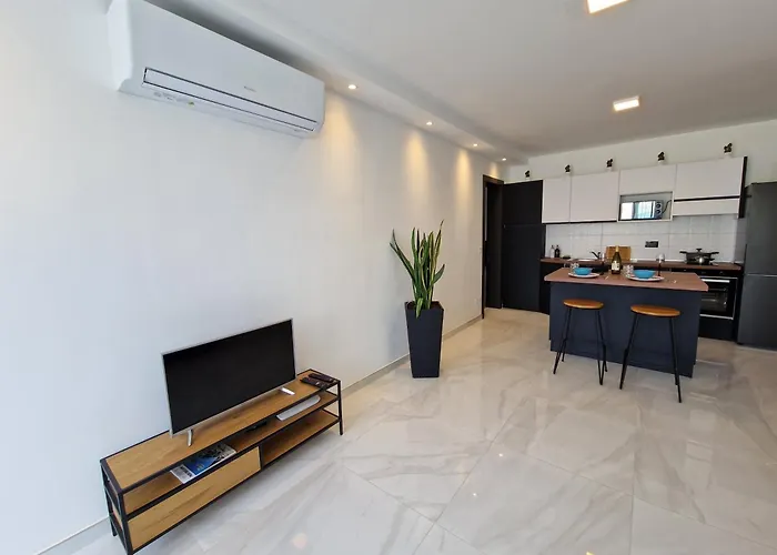 Sea View New Penthouse Terrace & Garage Parking Apartamento