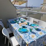 Sea View New Penthouse Terrace & Garage Parking Apartamento