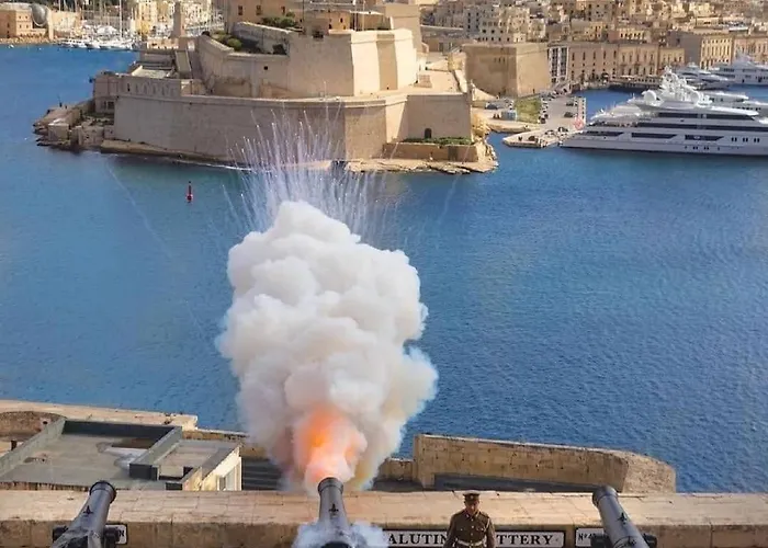 Sea View New Penthouse Terrace & Garage Parking