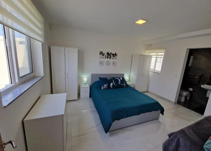 Sea View New Penthouse Terrace & Garage Parking Appartement